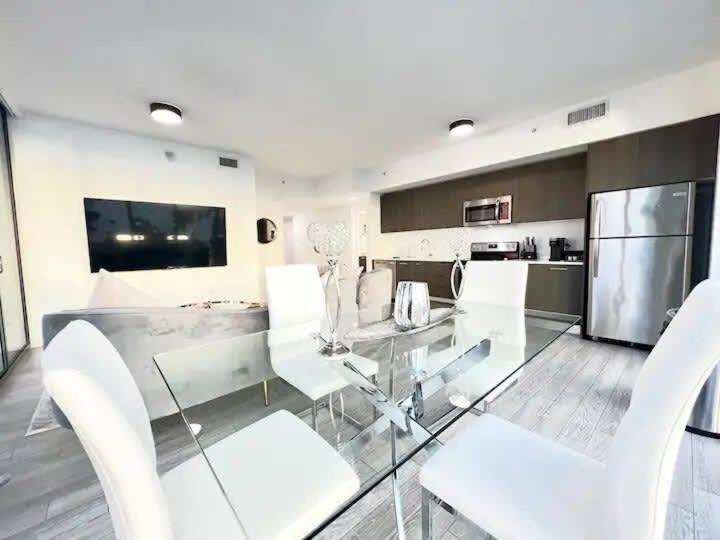 2Br, 2 Baths Lux Downtown Apt Heart Of Austin With Amazing Views, Pool, & Gym Kültér fotó