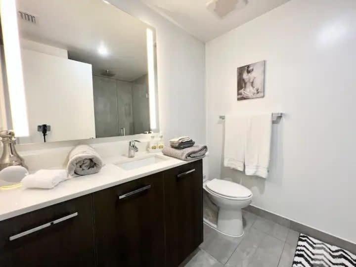 2Br, 2 Baths Lux Downtown Apt Heart Of Austin With Amazing Views, Pool, & Gym Kültér fotó